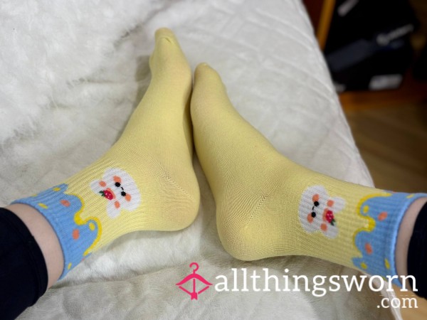 🐰Yellow Socks With A Bunny🐰