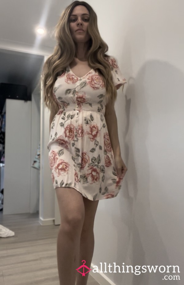 You See All Of Me: Strip Tease Into Pu**y Play. 4 Min Video, Face Shown