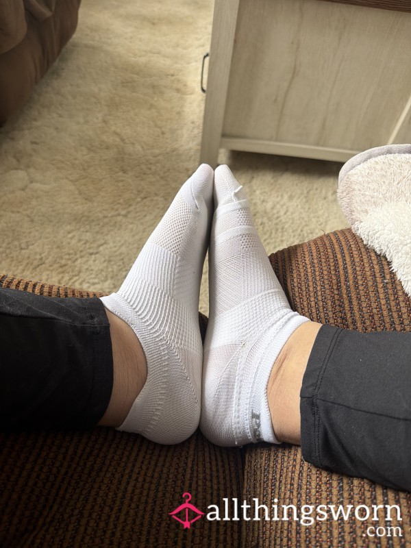 You Wanna C*m In My Sweaty Socks😉