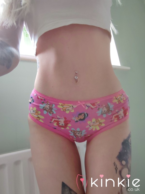 Young Disney Panties 2 Day Wear 6yrs 🥰