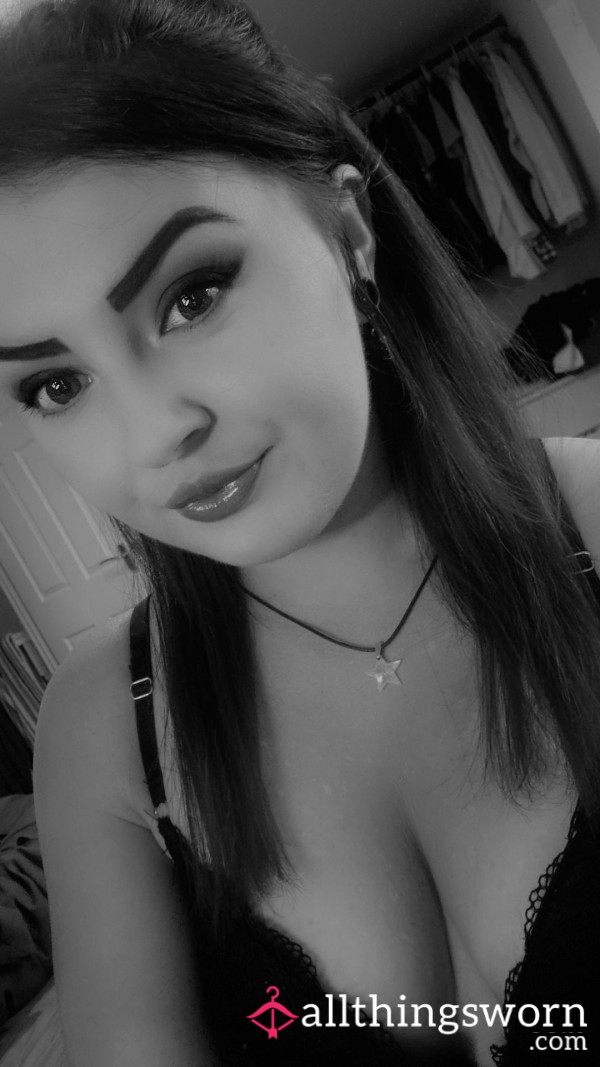 🖤 Your Dark-Side Girlfriend — Metal Soul, Soft Heart 🖤