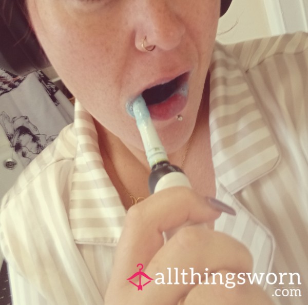 Your Queen Brushing Her Teeth 🪥