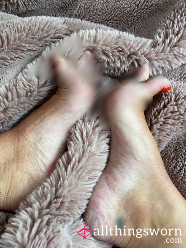 Your Screen's About To Get Dirty 🦶