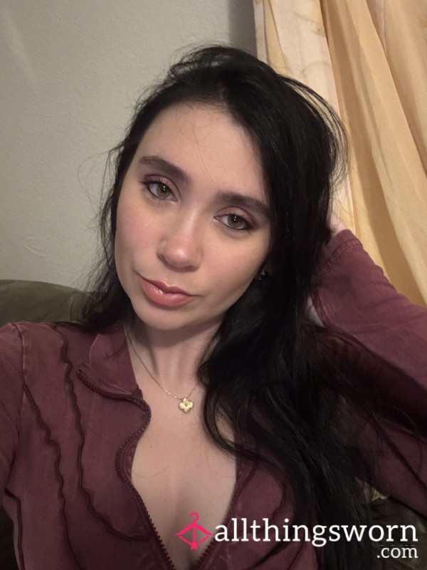 Your Sweet & Loyal Girlfriend For The Week 💞