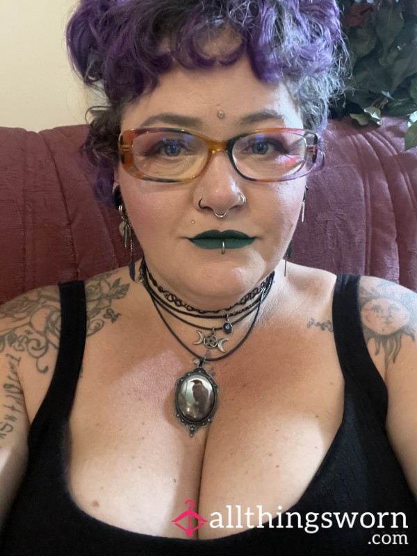 Your Virtual Girlfriend At Your Fingertips For The Weekend