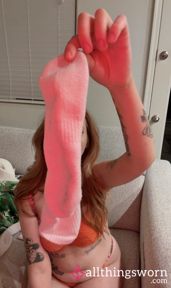 You’re A Foot-Obsessed Nobody – Let Me Remind You