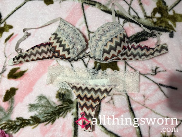 Zig Zag 32b Bra And Size 4 Tight Thong Lace Frilly Tops