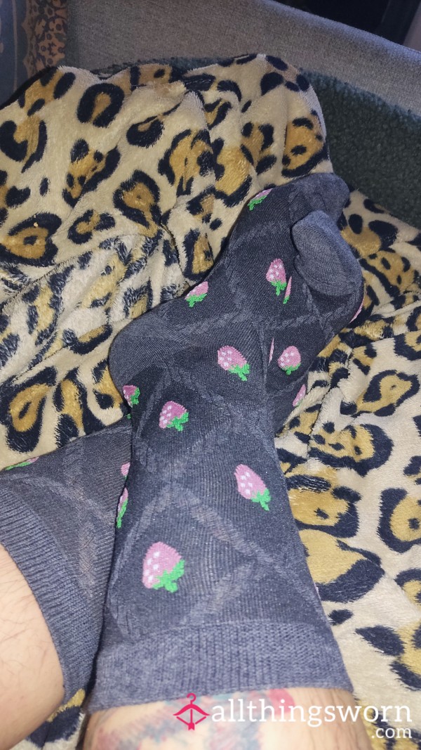 Ztinky Ztrawberry Zocks 🦨🍓🧦