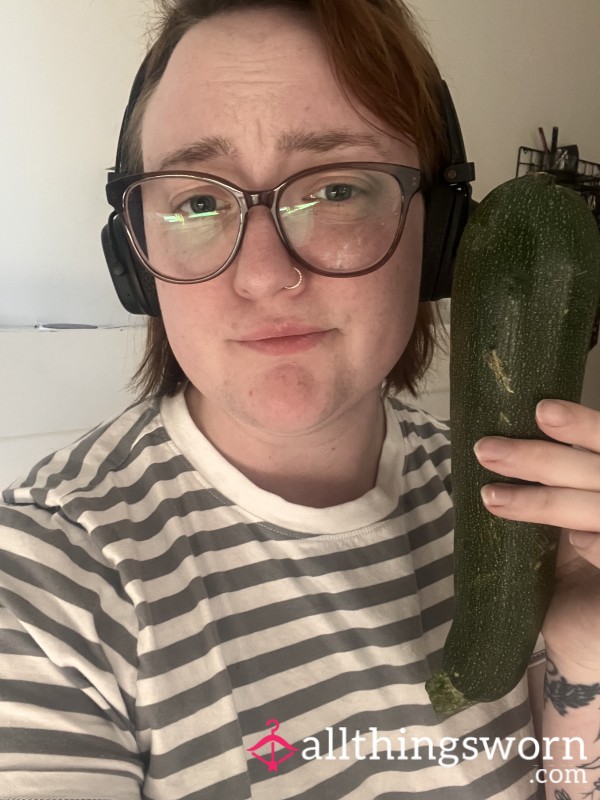 Zucchini Used As Di**o