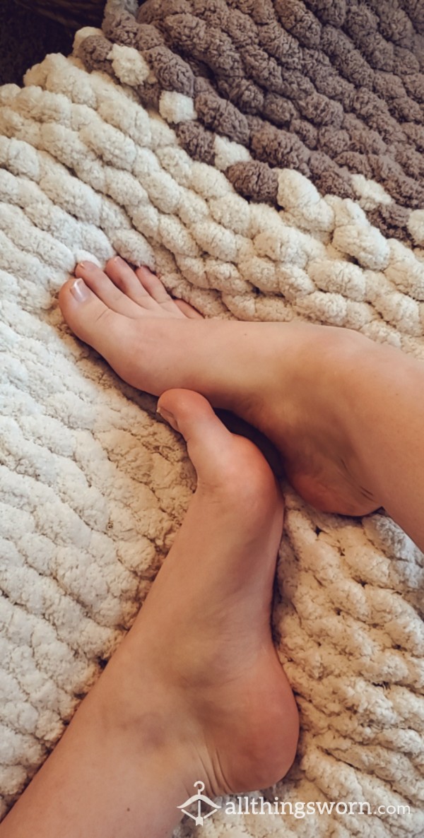 BarefootBabyGirl