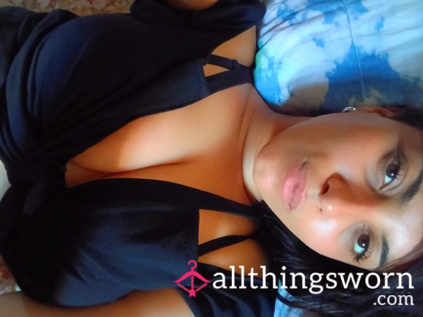 BarefootLatina_Aria