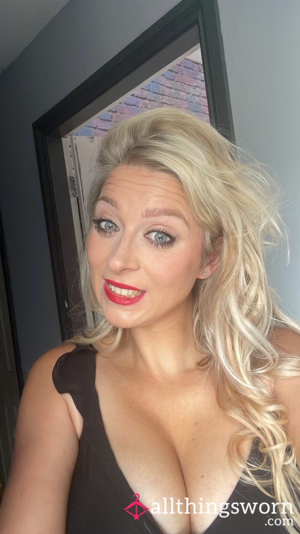 BlondeNbusty