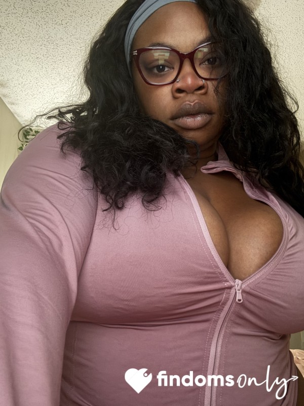 BrattyBookishBabe