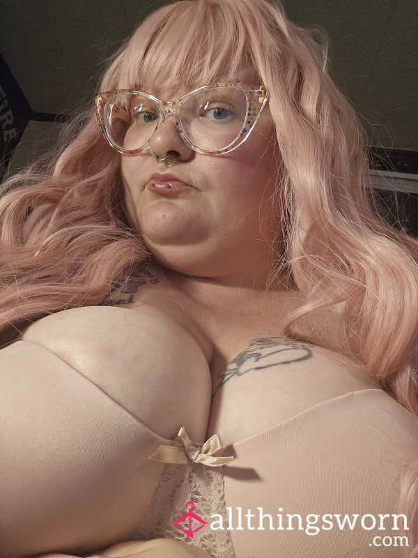 Briellepage - Used Socks Seller