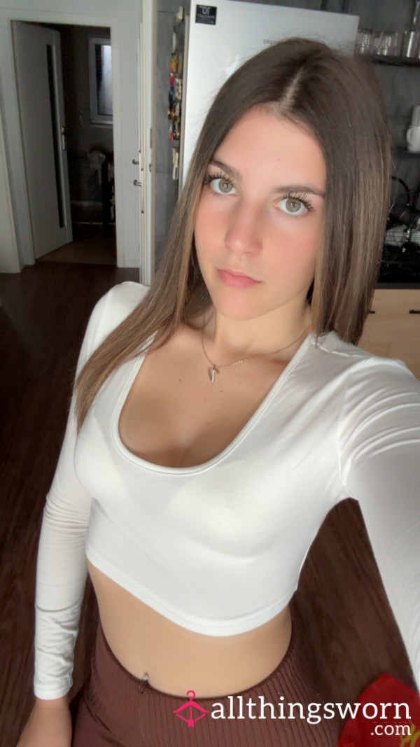 BrunetteBabeVICKY