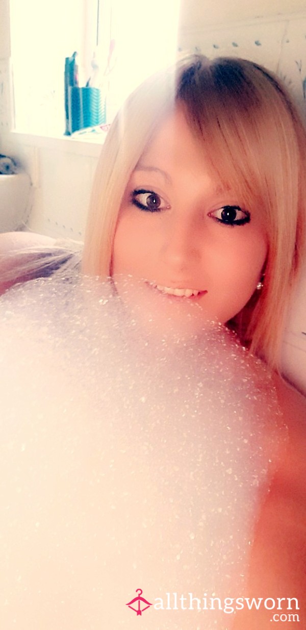 Bustyblondexx