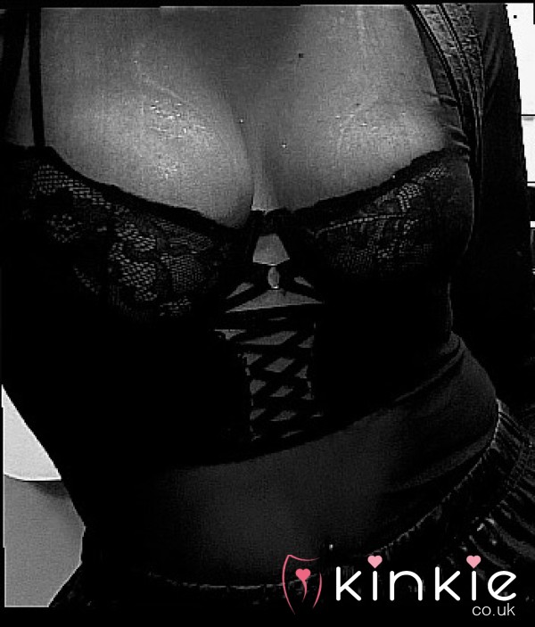 MILF 🫦 Hot And Horny AF 🤤💦 Videocall, S**ting, Cam S** 🫦🫦