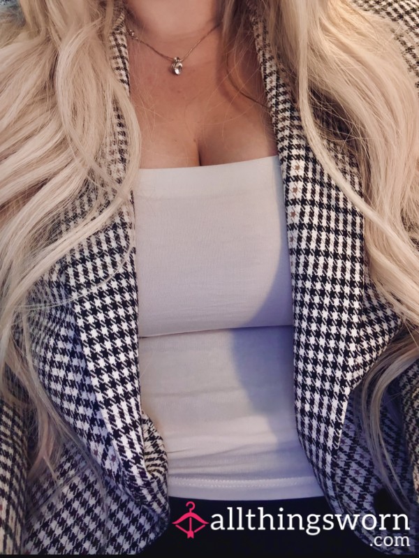 CurvyCorporateKitten