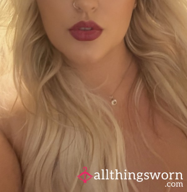 CurvyCorporateKitten