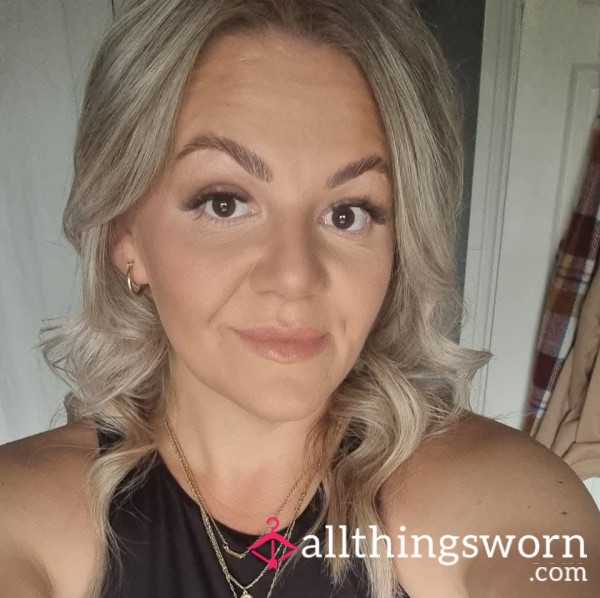 CurvyGymGirlEllie_X