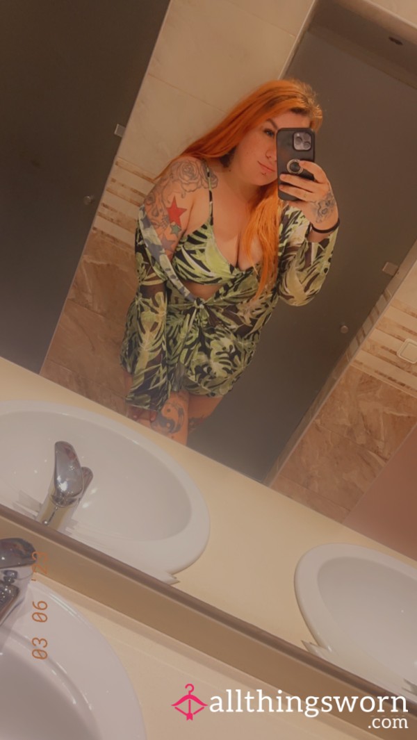 CurvyRed27