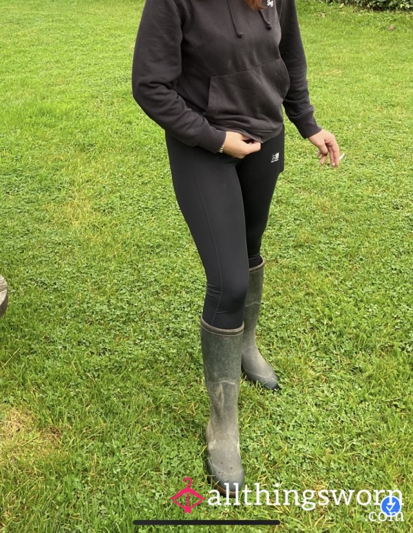 Discreetandmoist