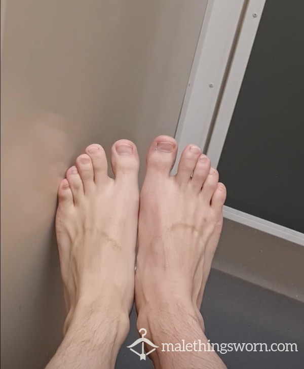 Feetboy22