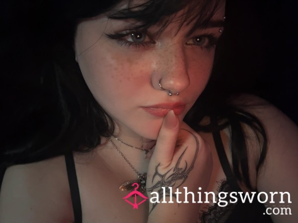 Girlinblackxx