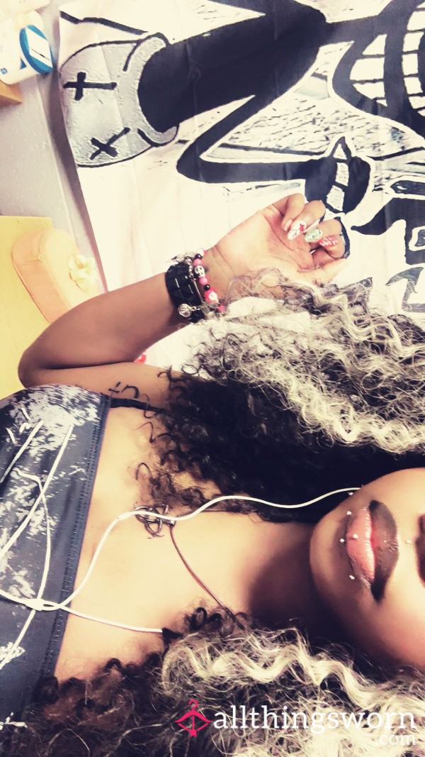 Gothbxbyx3