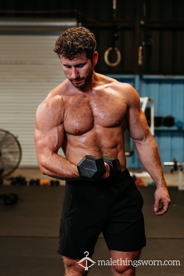 Hotmuscles6t9