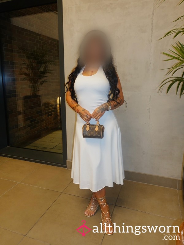 Islandgirlwithcurlyhair