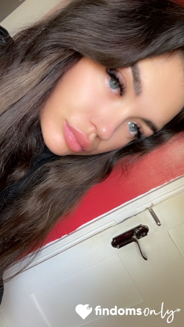 KeiraLou25