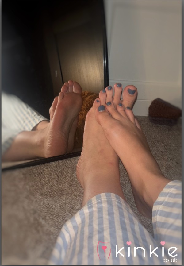 Dark And Soft 😇😋🦶🏻
