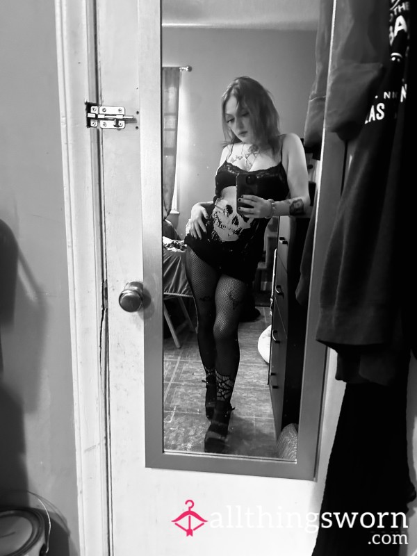 LadyInRedAkaRed