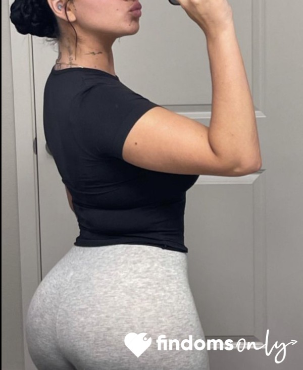 Laurajones17_