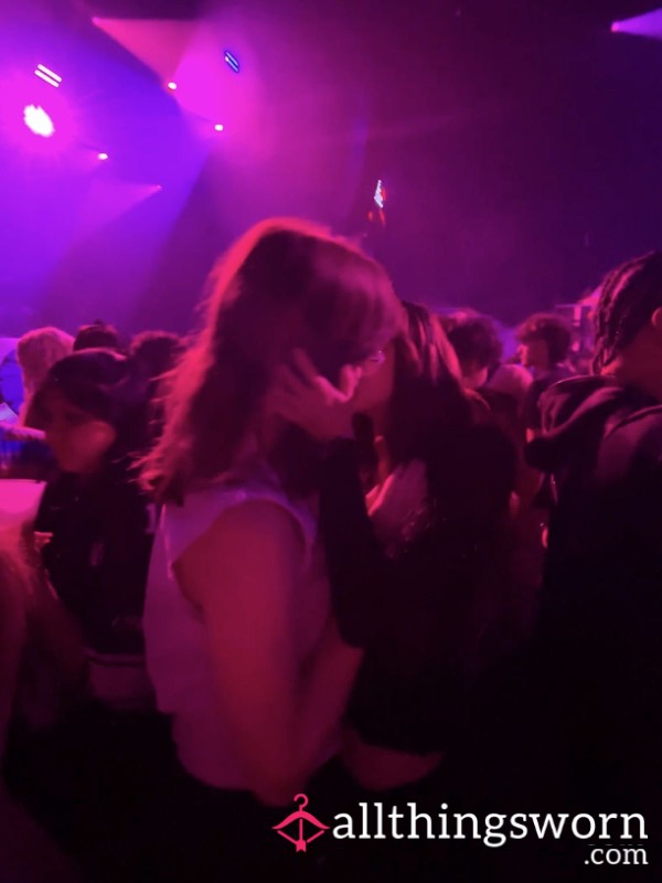 Lesbiancoupleee