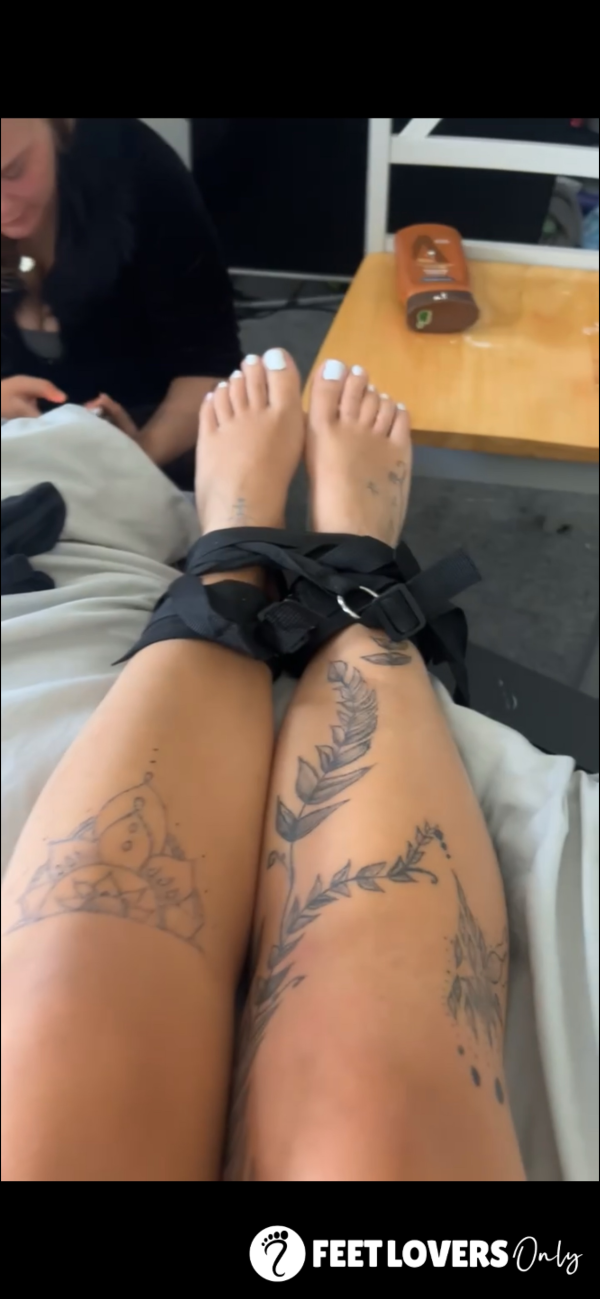 Lovers_Footjobs