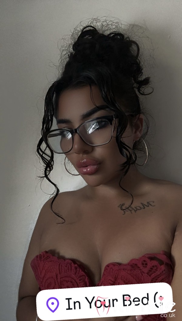 S**y🔥 Wet💦 Fresh Feet Pics