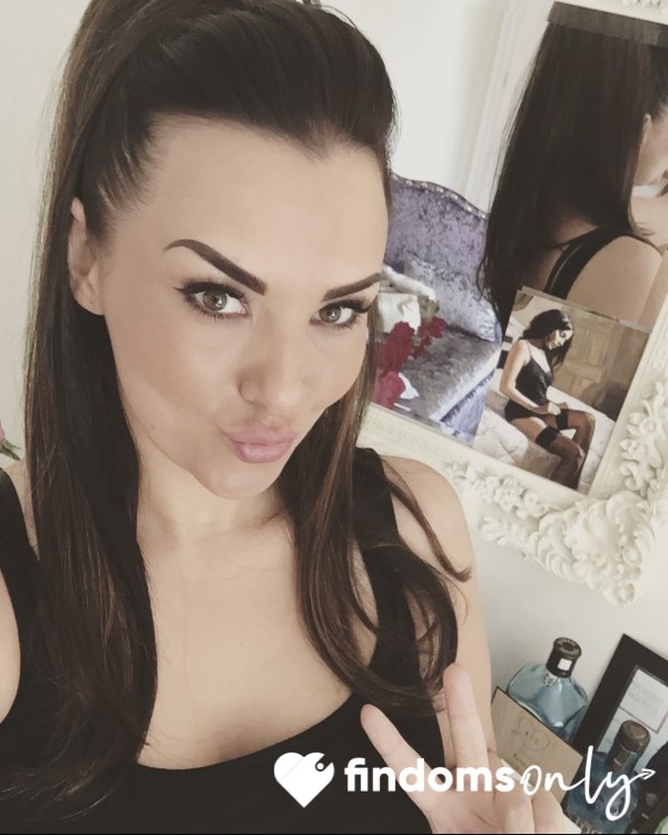 Mistress_Saskia