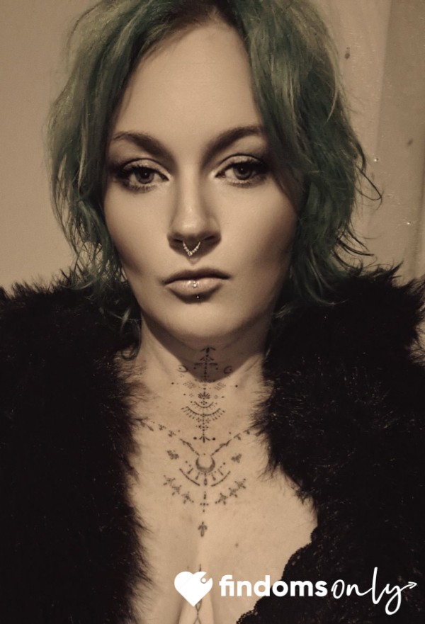 MistressLunalisse