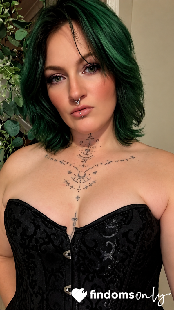 MistressLunalisse
