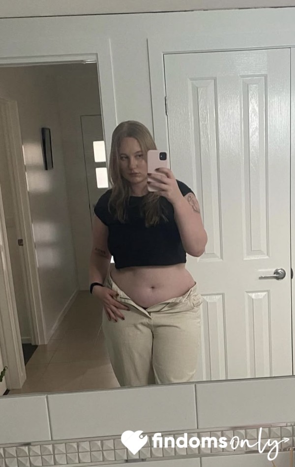 MoneyMilf24