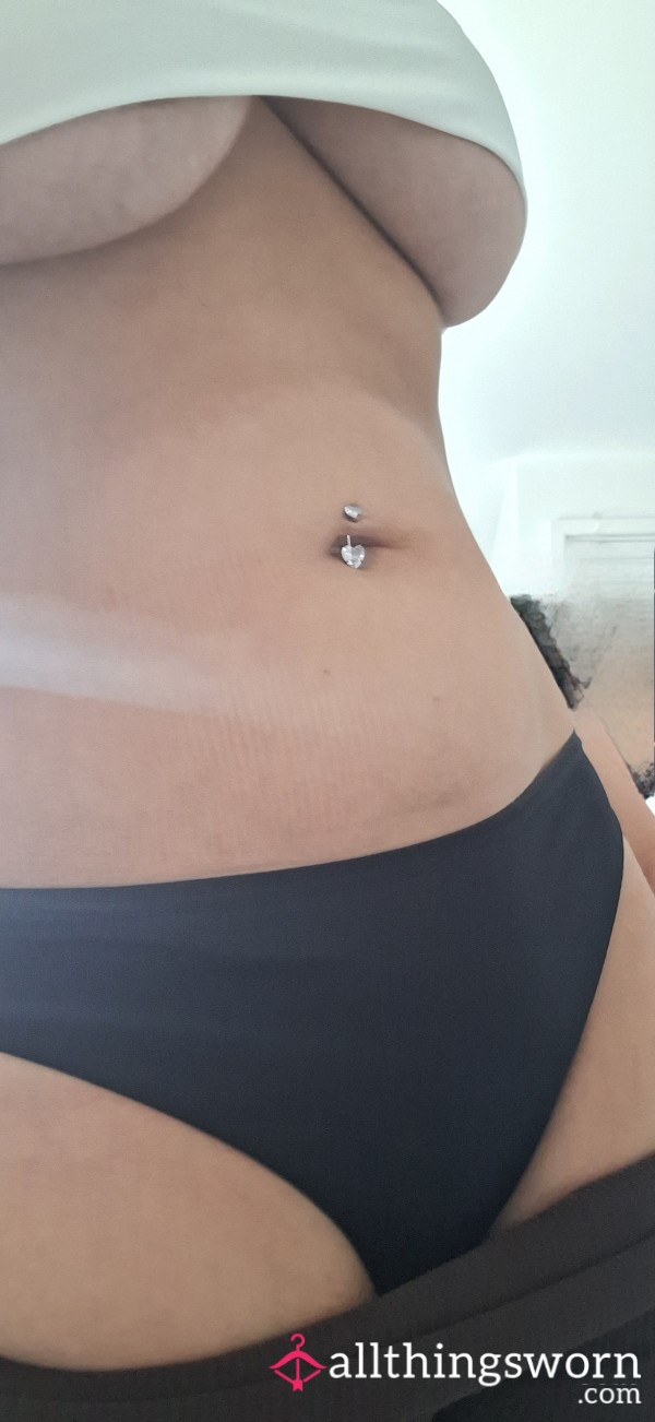 NAUGHTY_LITTLE_MILF