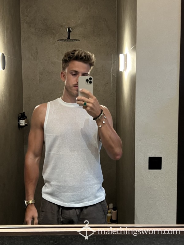 PeachyBiBoy