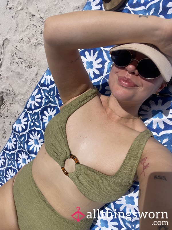 Playfulredhead