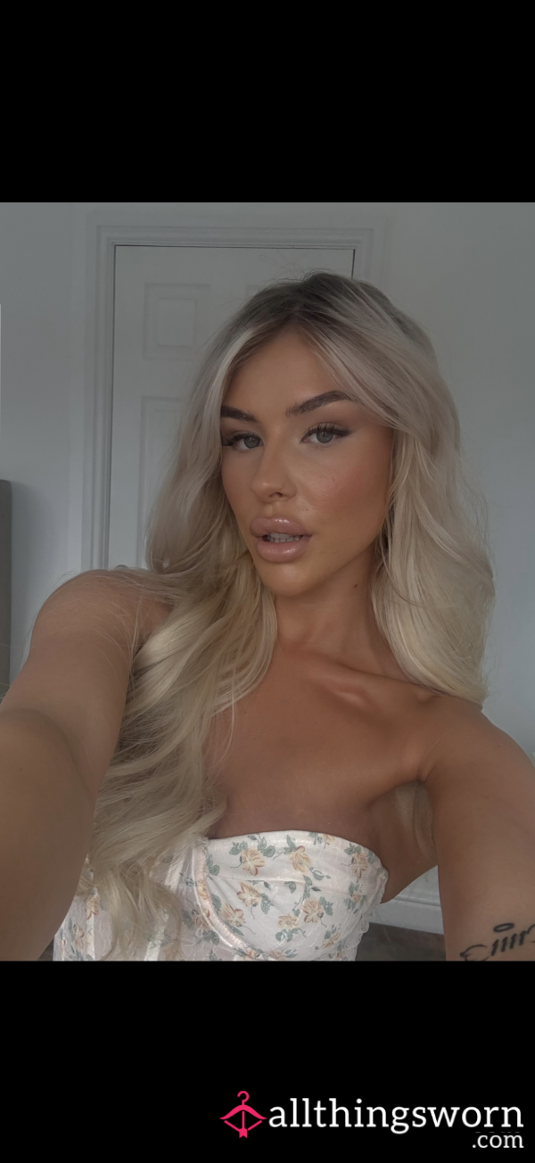 S**yPetiteBlonde