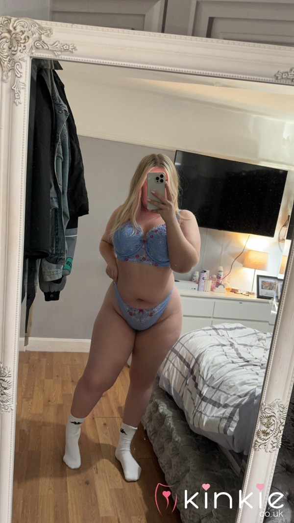 Shortcurvyqueen