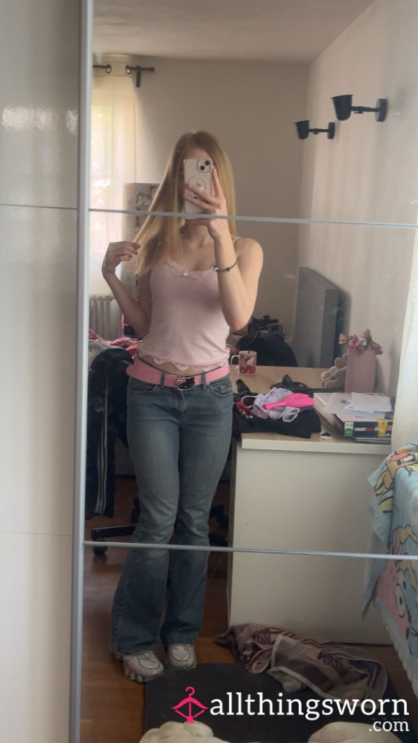 Smallblondegirl