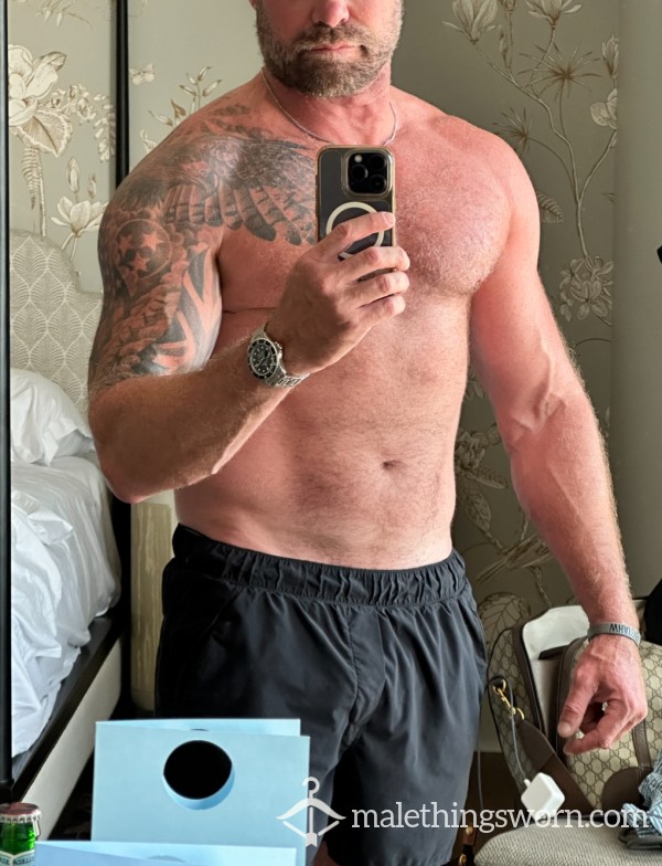 StraightMarriedJock