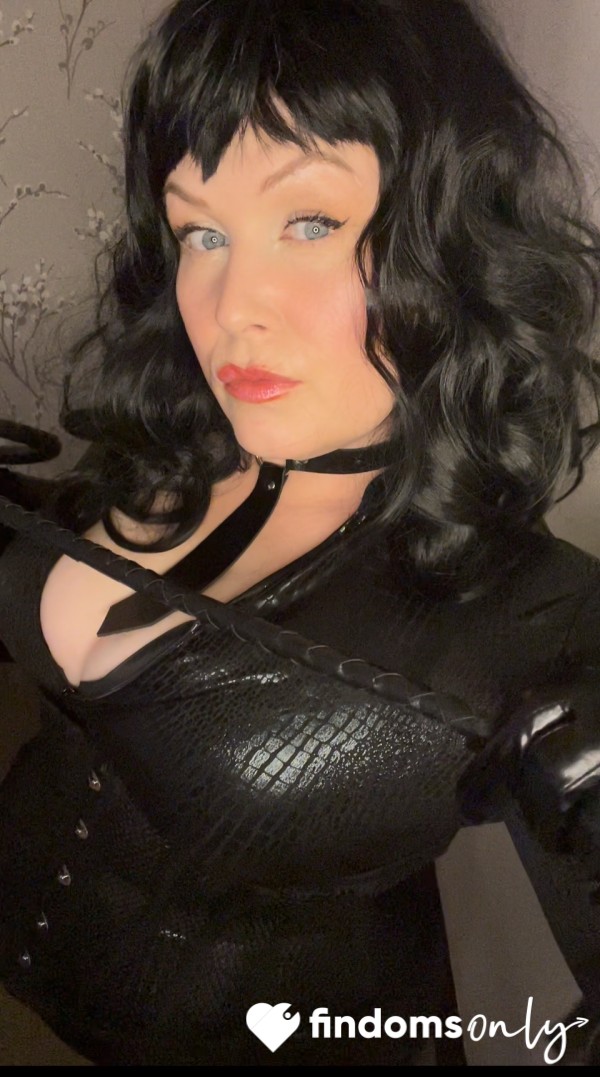 TheRedCEOMistressScarlett